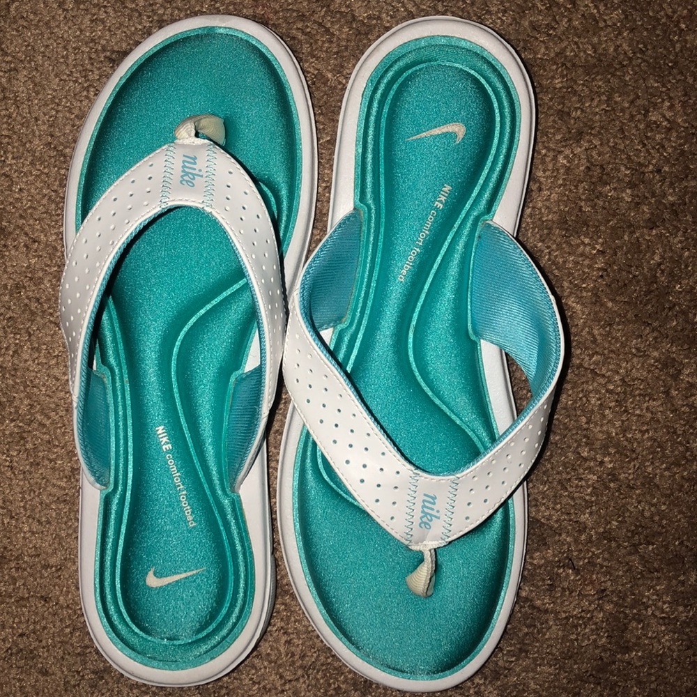 Comfort fit Nike flip flops